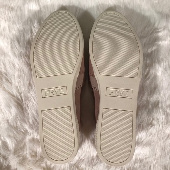 NEW Frye Taupe Lisa Slip-On Sneaker - Picture 6 of 8